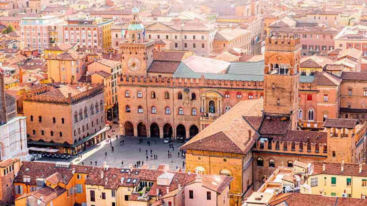 SkyUp Airlines Office in Bologna, Italy