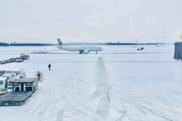 Can Planes Fly In Snow?